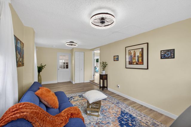 140 W 31st Court, Riviera Beach, FL 33404