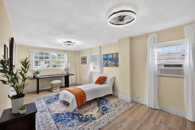 140 W 31st Court, Riviera Beach, FL 33404
