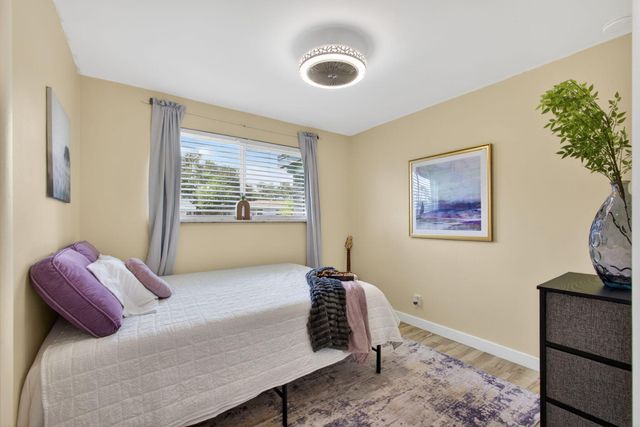 140 W 31st Court, Riviera Beach, FL 33404