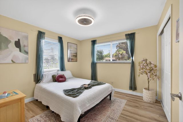 140 W 31st Court, Riviera Beach, FL 33404