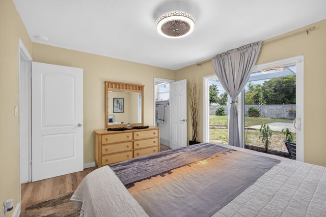 140 W 31st Court, Riviera Beach, FL 33404