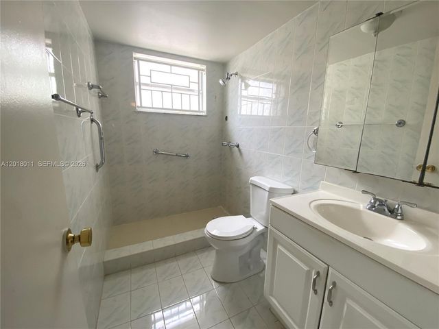 1590 W 46th St 117, Hialeah, FL 33012