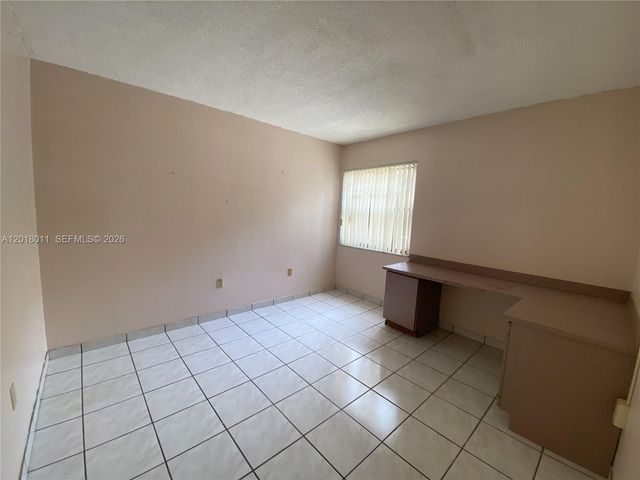 1590 W 46th St 117, Hialeah, FL 33012