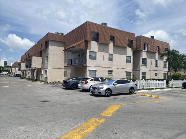 1590 W 46th St 117, Hialeah, FL 33012