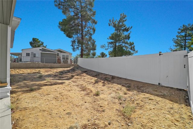 13984 Victoria Dr, Victorville, CA 92395