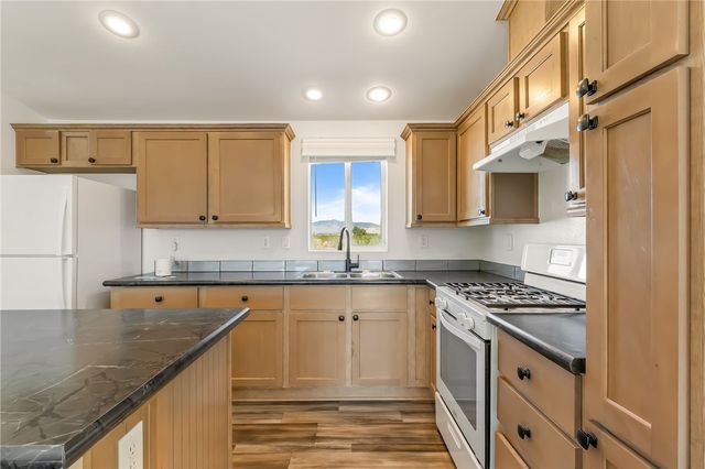 3534 N Eloy Road, Golden Valley, AZ 86413