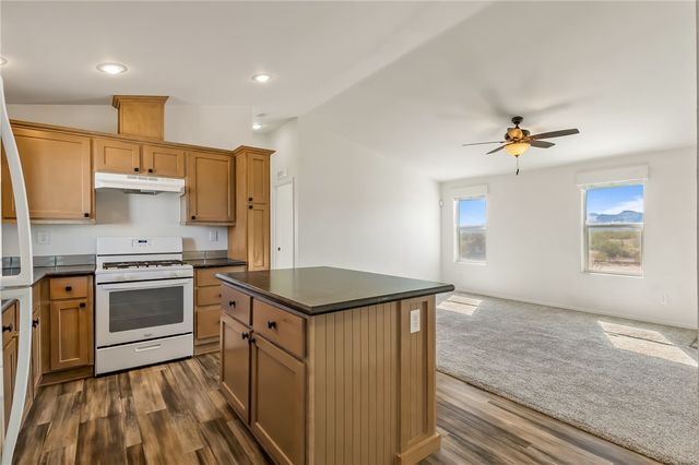 3534 N Eloy Road, Golden Valley, AZ 86413