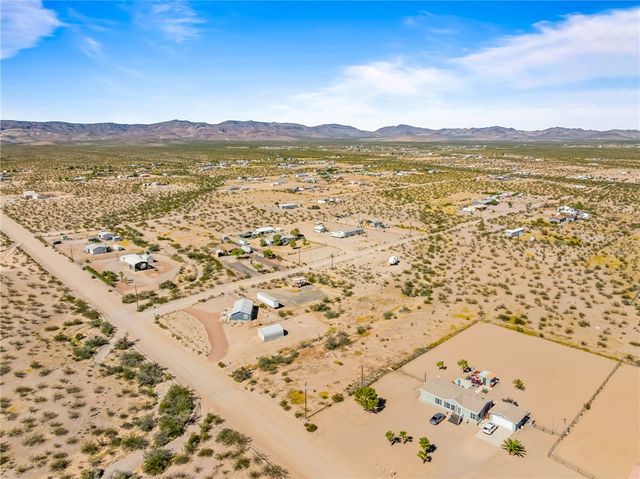 3534 N Eloy Road, Golden Valley, AZ 86413