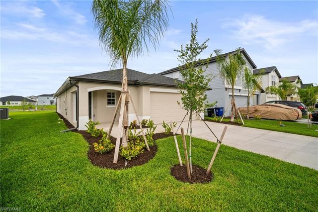 17556 monte isola WAY, North Fort Myers, FL 33917