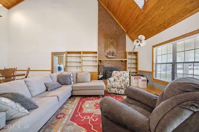 934 Falcon Circle, Greenville, NC 27834