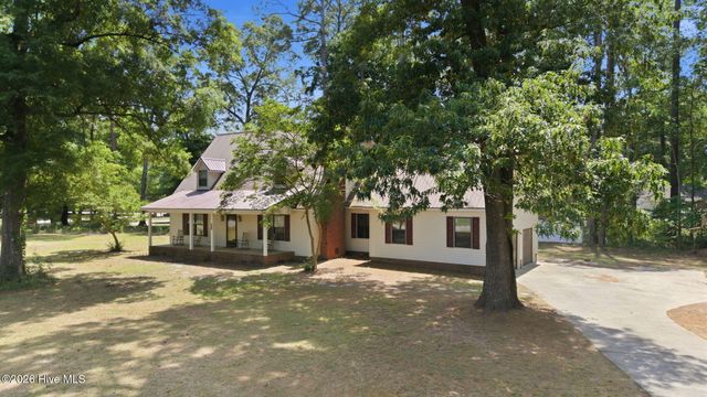 934 Falcon Circle, Greenville, NC 27834