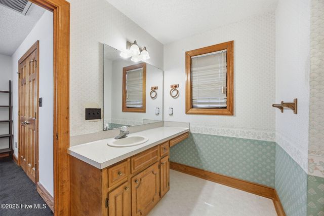 934 Falcon Circle, Greenville, NC 27834
