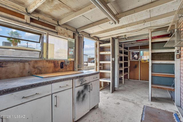 1524 W La Pasadita Street, Tucson, AZ 85705