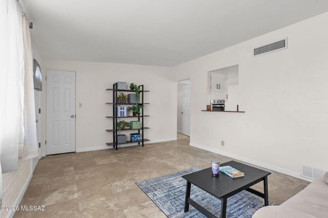 1524 W La Pasadita Street, Tucson, AZ 85705