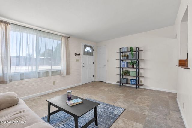 1524 W La Pasadita Street, Tucson, AZ 85705