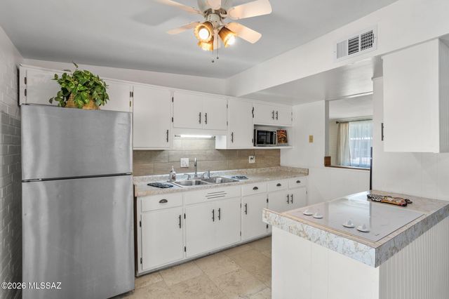 1524 W La Pasadita Street, Tucson, AZ 85705