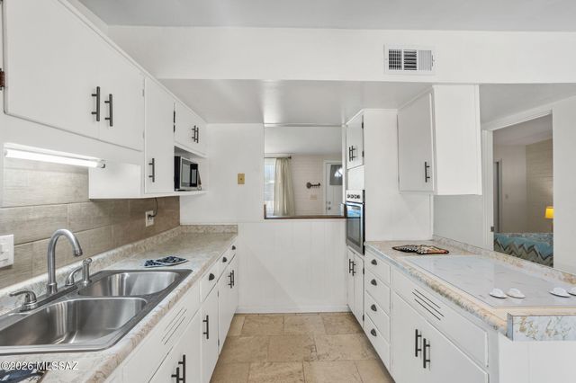 1524 W La Pasadita Street, Tucson, AZ 85705