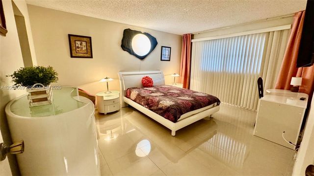 410 SE 2nd Street 219, Hallandale Beach, FL 33009