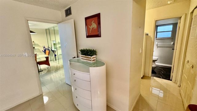 410 SE 2nd Street 219, Hallandale Beach, FL 33009