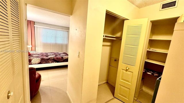 410 SE 2nd Street 219, Hallandale Beach, FL 33009
