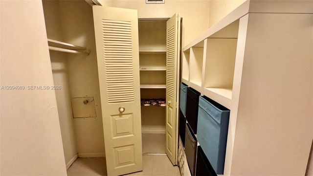 410 SE 2nd Street 219, Hallandale Beach, FL 33009