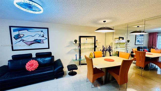 410 SE 2nd Street 219, Hallandale Beach, FL 33009