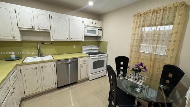 410 SE 2nd Street 219, Hallandale Beach, FL 33009