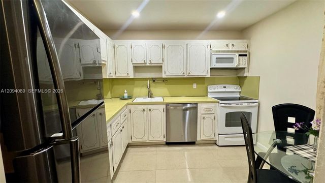 410 SE 2nd Street 219, Hallandale Beach, FL 33009