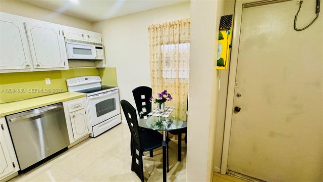 410 SE 2nd Street 219, Hallandale Beach, FL 33009