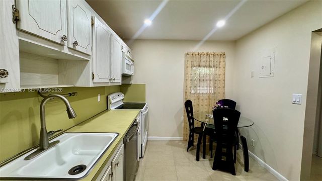 410 SE 2nd Street 219, Hallandale Beach, FL 33009
