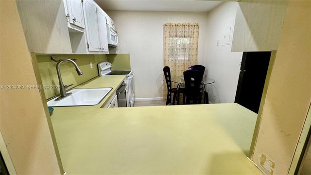 410 SE 2nd Street 219, Hallandale Beach, FL 33009