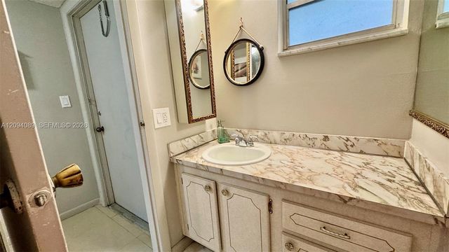 410 SE 2nd Street 219, Hallandale Beach, FL 33009