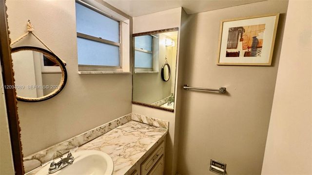 410 SE 2nd Street 219, Hallandale Beach, FL 33009