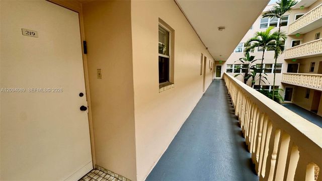 410 SE 2nd Street 219, Hallandale Beach, FL 33009