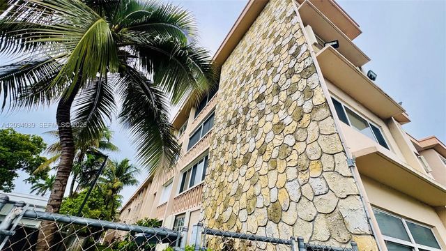 410 SE 2nd Street 219, Hallandale Beach, FL 33009