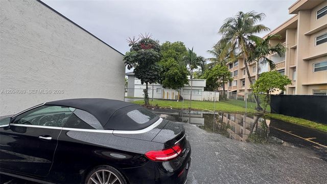 410 SE 2nd Street 219, Hallandale Beach, FL 33009