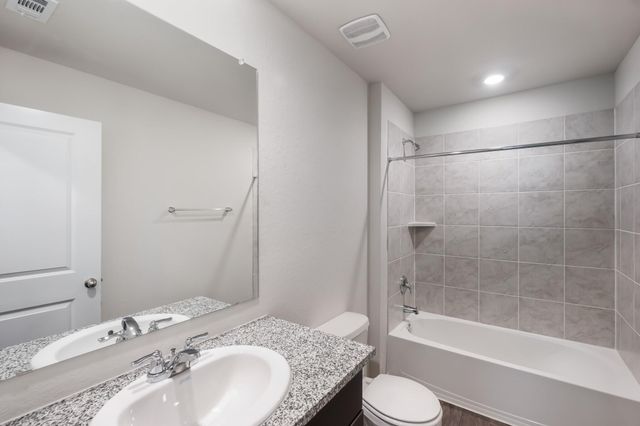 3917 Bronco Station Lane, League City, TX 77573