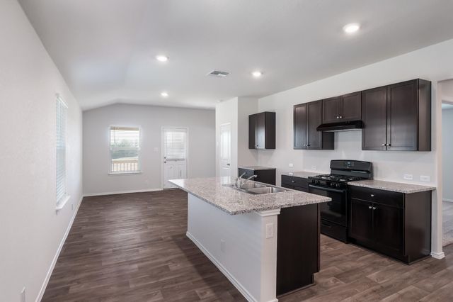 3917 Bronco Station Lane, League City, TX 77573