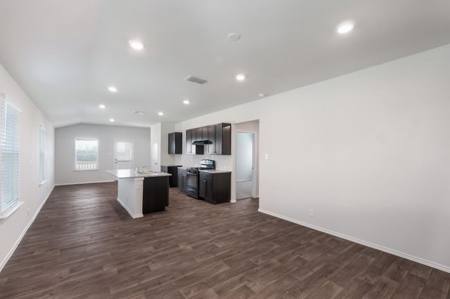3917 Bronco Station Lane, League City, TX 77573