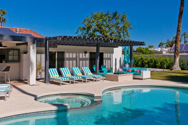 1161 E El Escudero, Palm Springs, CA 92262