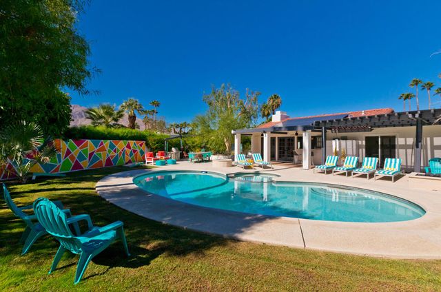 1161 E El Escudero, Palm Springs, CA 92262