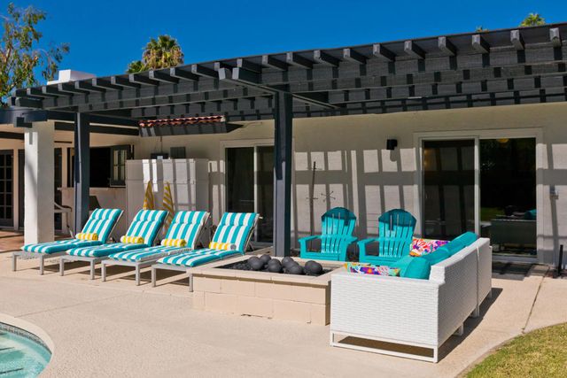 1161 E El Escudero, Palm Springs, CA 92262