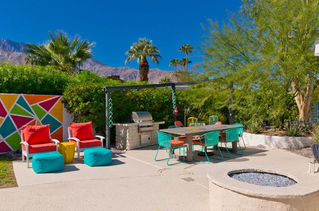 1161 E El Escudero, Palm Springs, CA 92262