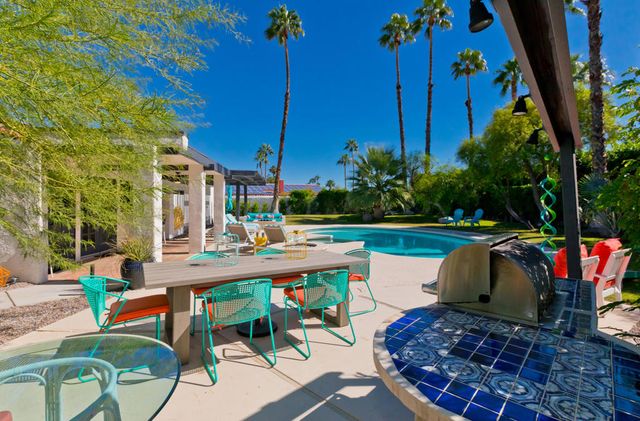 1161 E El Escudero, Palm Springs, CA 92262