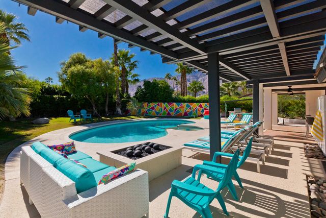 1161 E El Escudero, Palm Springs, CA 92262