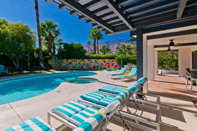 1161 E El Escudero, Palm Springs, CA 92262