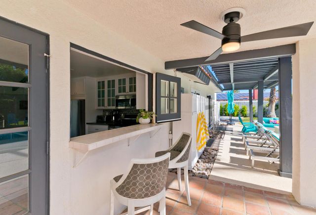 1161 E El Escudero, Palm Springs, CA 92262