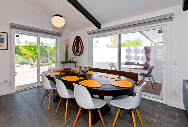 1161 E El Escudero, Palm Springs, CA 92262