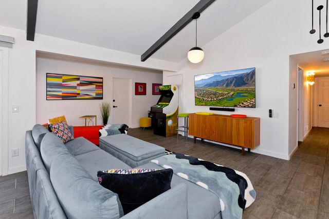 1161 E El Escudero, Palm Springs, CA 92262
