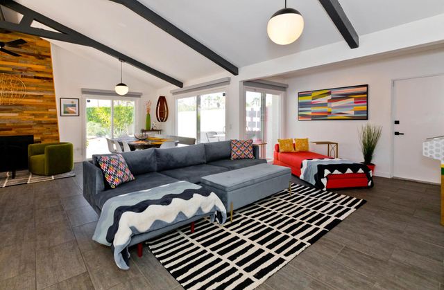 1161 E El Escudero, Palm Springs, CA 92262